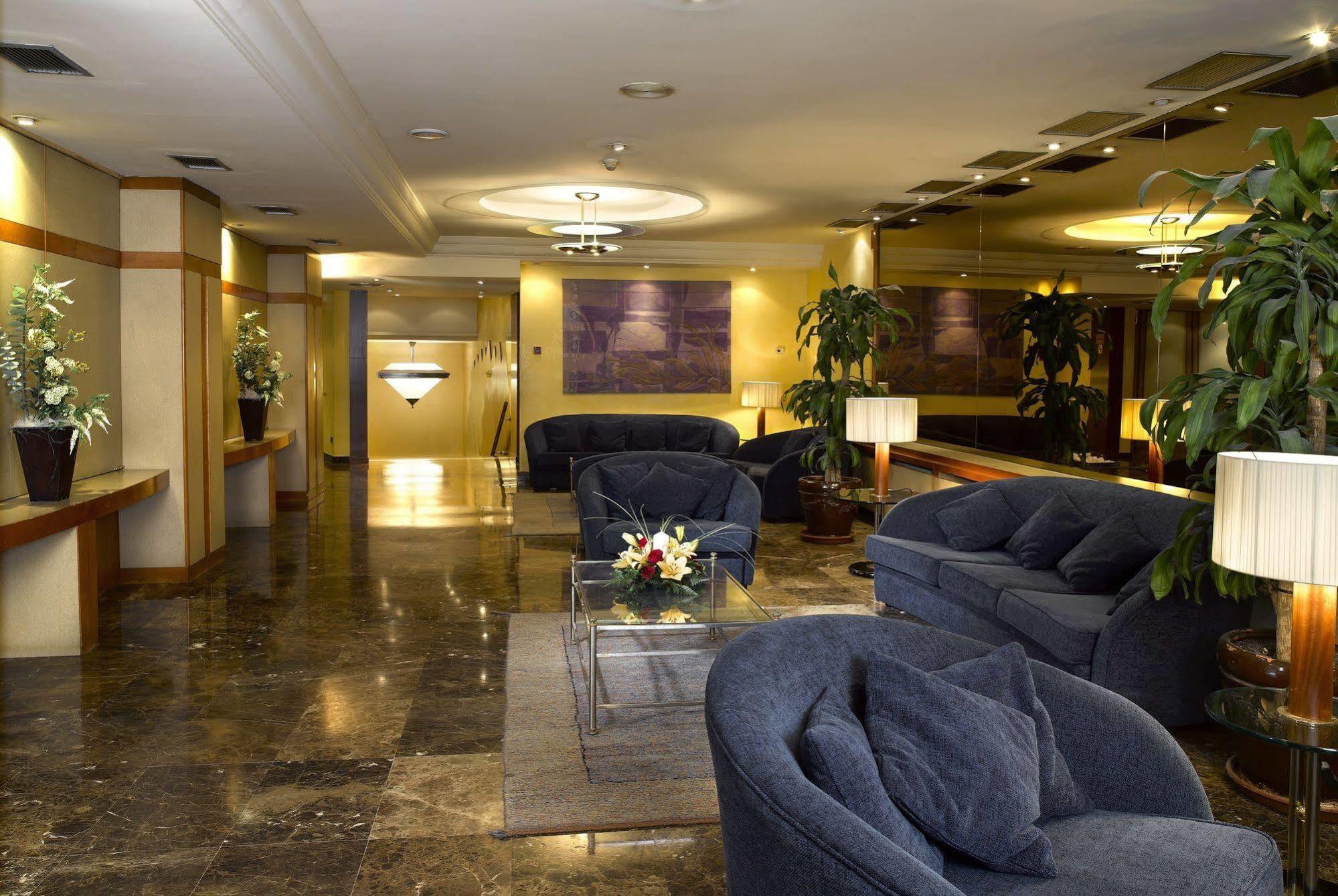 Ciudad De Castelldefels Hotel Ngoại thất bức ảnh