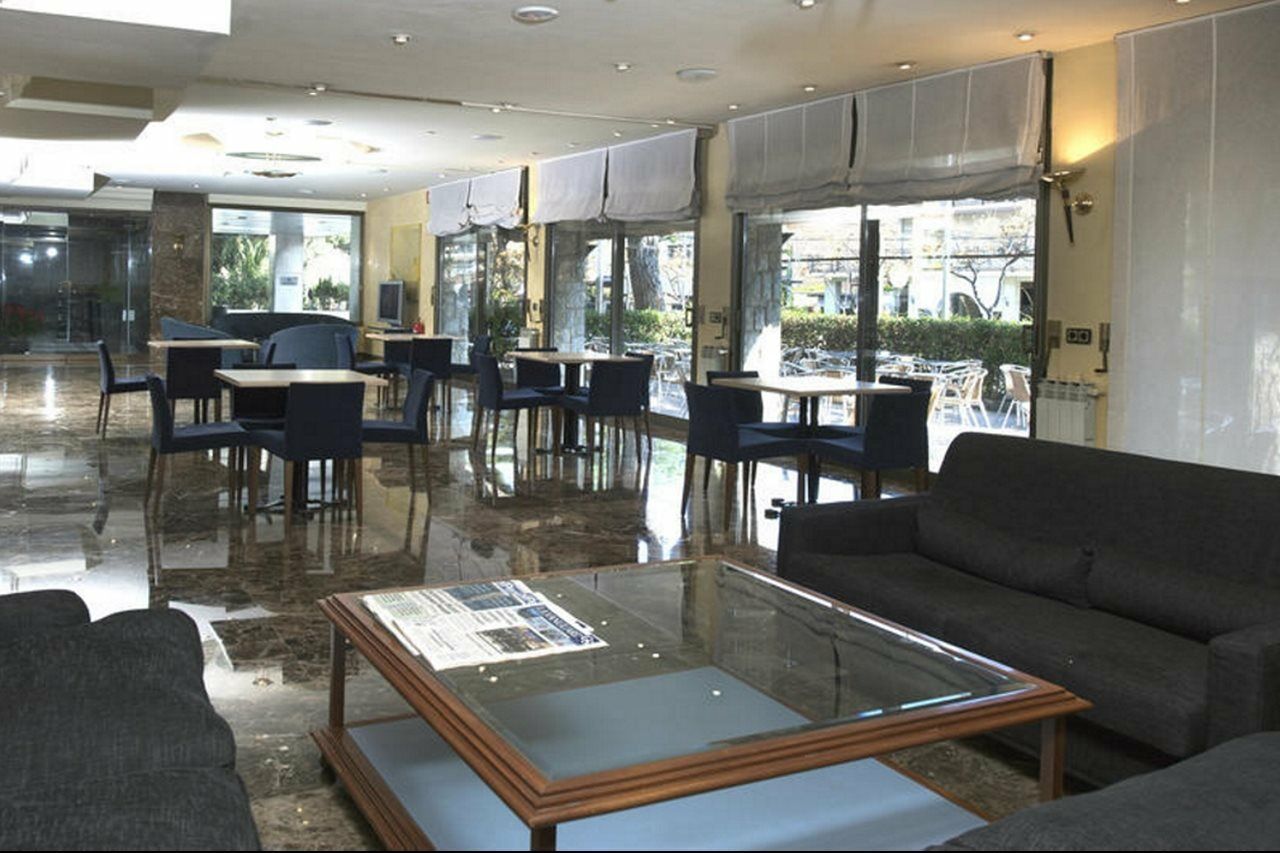 Ciudad De Castelldefels Hotel Ngoại thất bức ảnh